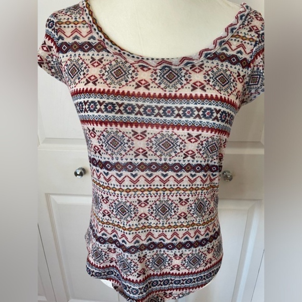 Wallflower womens Geometric Aztec shirt Size Large (Fits S/M)